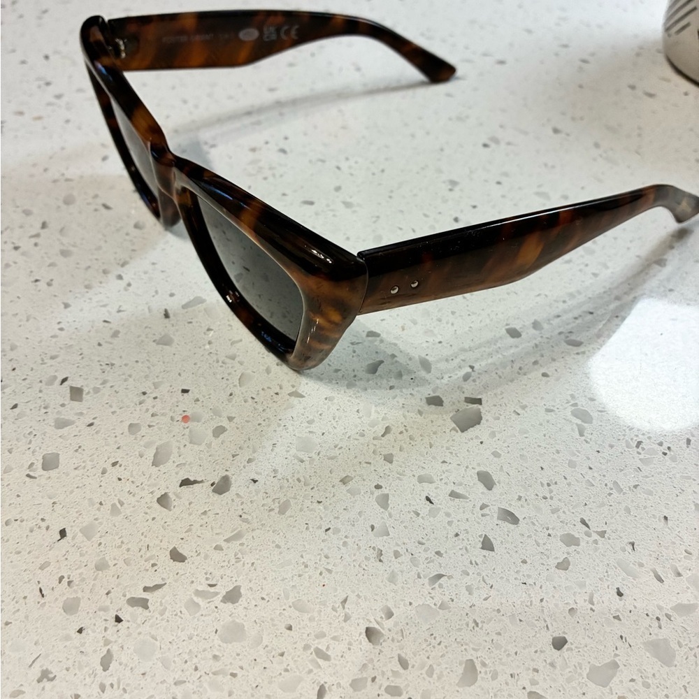 Foster Grant Tortoiseshell Square Sunglasses Cat 3 UV Protection Oversized - Picture 3 of 7